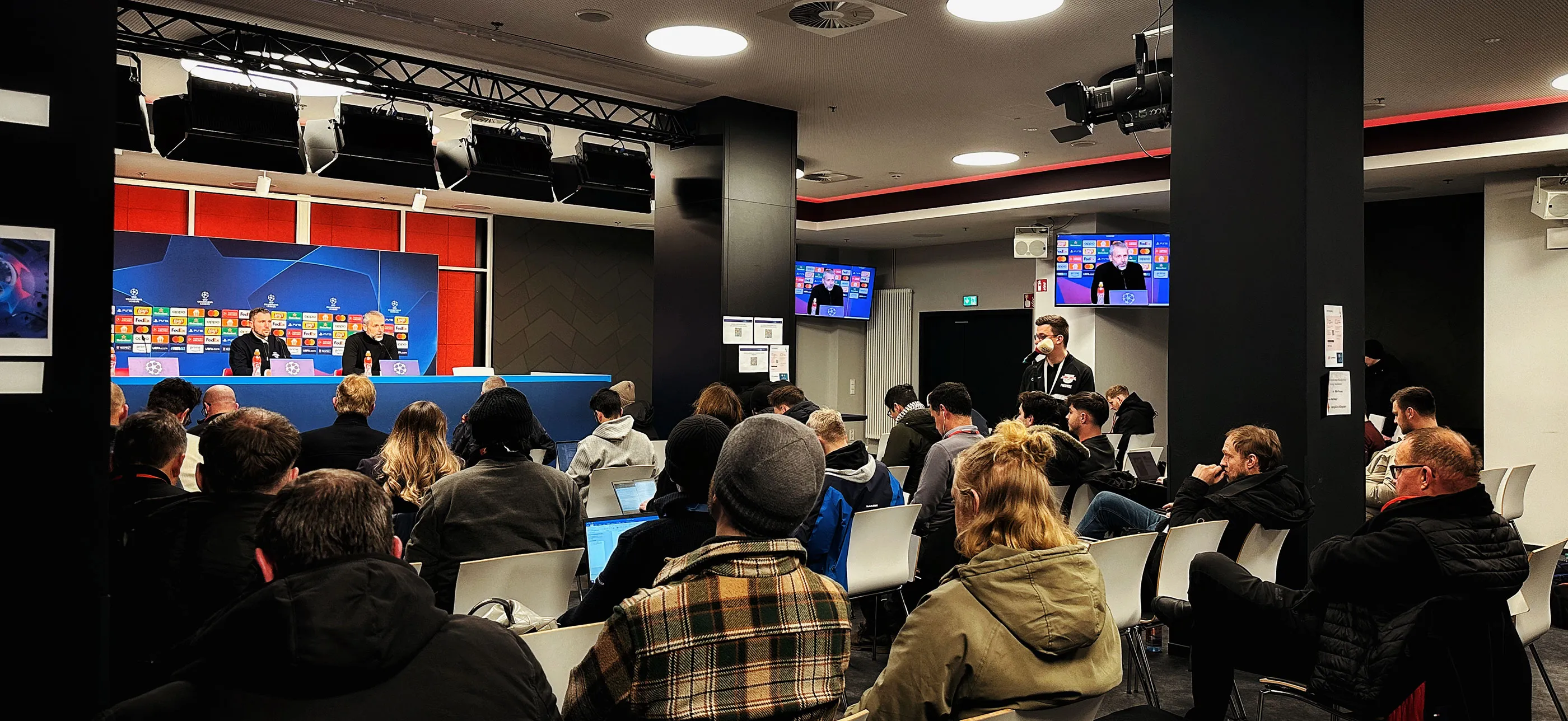 Livevoice enabling real-time interpretation at press conference with multilingual journalists